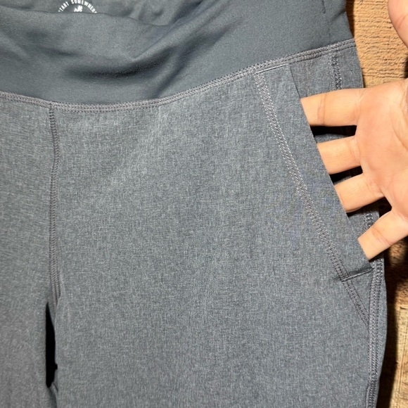 Gramicci Capri Crop Tech Pants Gray size Medium Outdoor Hiking Camping - Picture 3 of 10